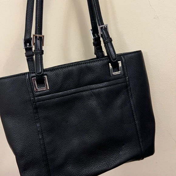 Calvin Klein Black Leather Shoulder Bag NWT | Multiple Pockets | Womens Bag - Picture 5 of 7